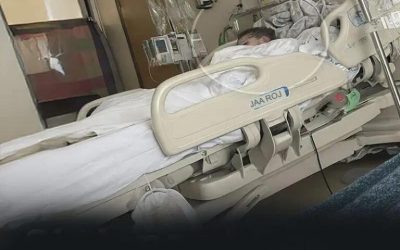 Eine junge Frau wird nach einer Begegnung mit einem „Freund“ in kritischem Zustand ins Krankenhaus eingeliefert.