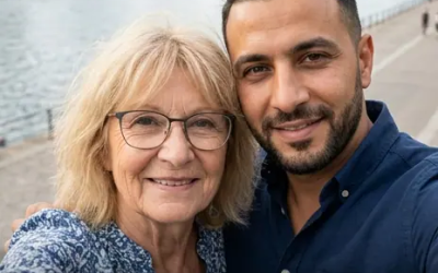 Die 85-jährige Iris, die von dem 40-jährigen Mohamed geschieden ist, hat in einem viel jüngeren Mann wieder die Liebe gefunden.