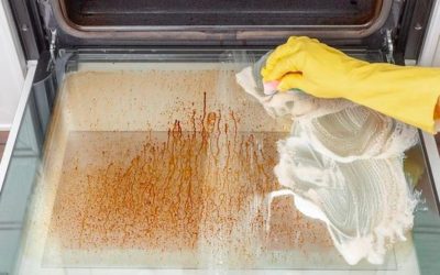 Wie man den Backofen mit Backpulver und ohne Reinigungsmittel reinigt
