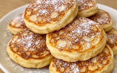 Weiche Joghurtpfannkuchen mit feinem Geschmack