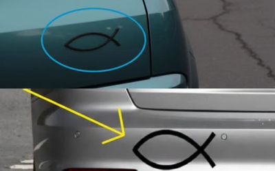 Was bedeutet das kleine fischförmige Symbol auf der Rückseite mancher Autos und wozu dient es? Mehr dazu in den Kommentaren.