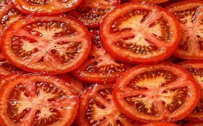 Einigen Studien zufolge kann der Verzehr von Tomaten diese Wirkung auf den Körper haben.