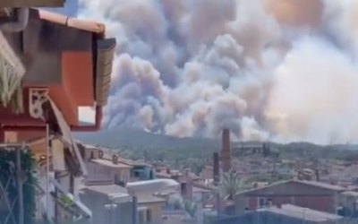 An der Costa Brava wütet ein Großbrand.