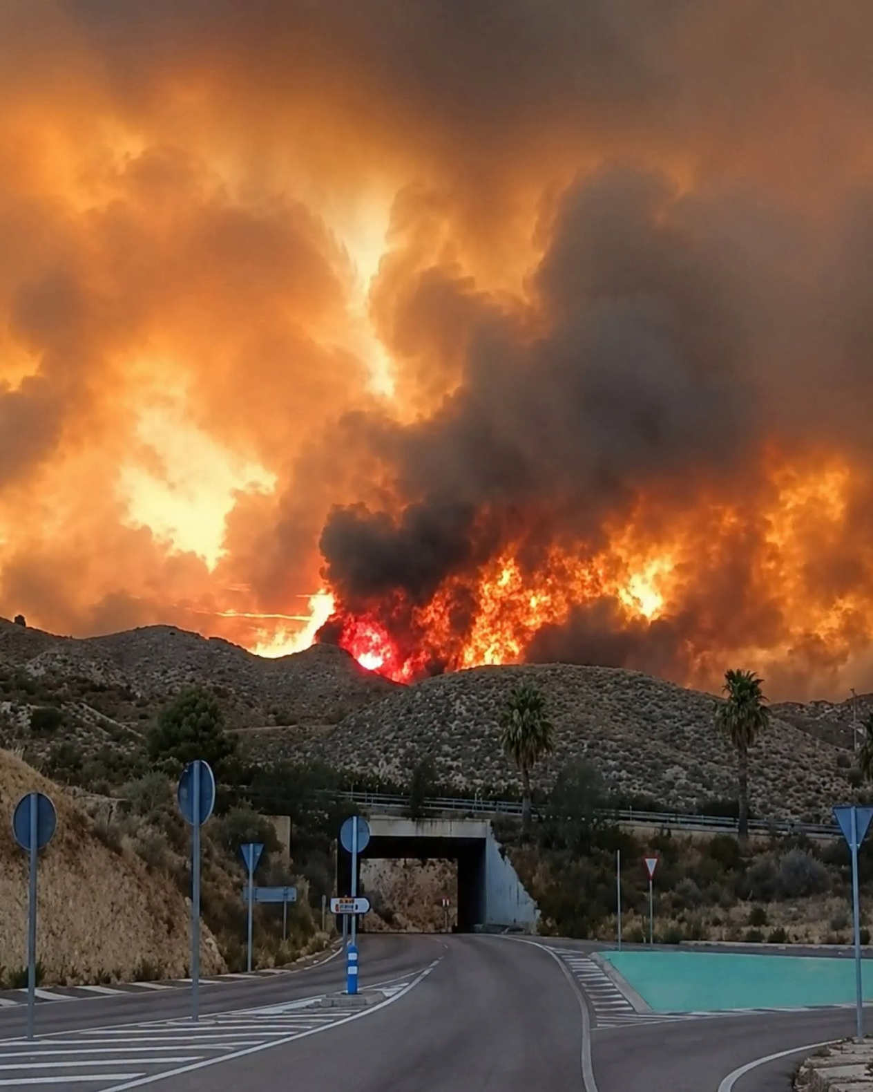 Großbrand, zahlreiche Tote