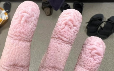 Runzelige Finger nach dem Wasserkontakt: Was Ihre Haut Ihnen möglicherweise sagen will