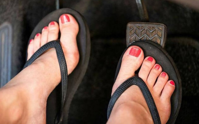 Autofahren in Flip-Flops? Was sagt die Straßenverkehrsordnung dazu? (1/2)