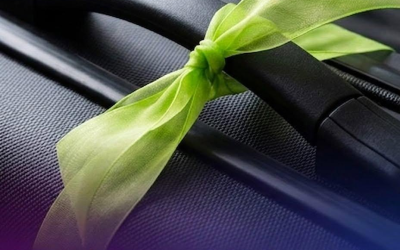 Flughafenpassagiere wurden davor gewarnt, Gurte an ihrem Gepäck anzubringen.