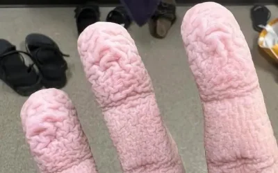 Faltige Finger nach dem Wasser: Was Ihr Körper Ihnen wirklich sagen möchte